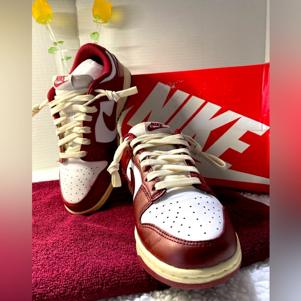 Nike Dunk low PRM , size 8. Women’s sneakers.